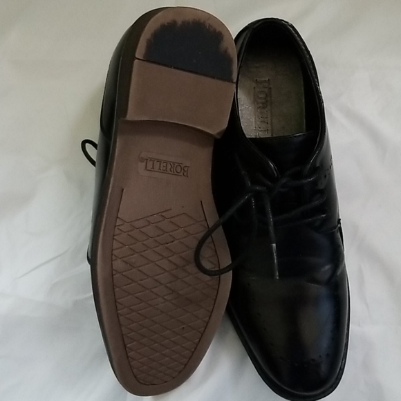 Shoes - Picture 4 of 5